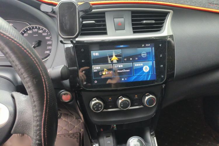 Used Nissan Sylphy 2019 1.6XV CVT Smart Connect Luxury Edition China VI Standard Audio And AC Panel