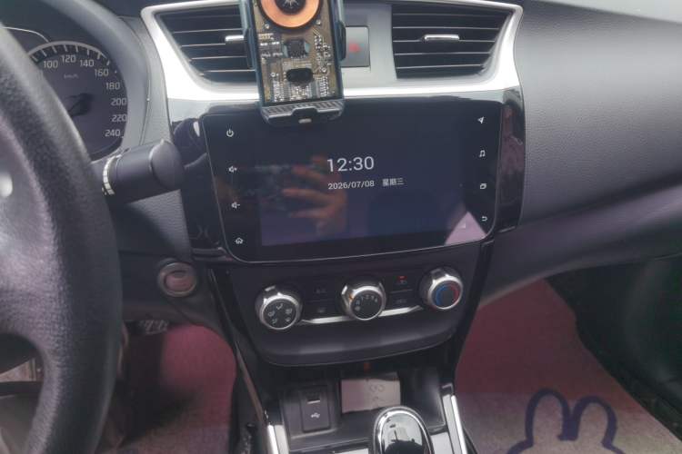 Used Nissan Sylphy 2019 1.6XV CVT Smart Connect Prestige Edition China VI Standard Audio And AC Panel