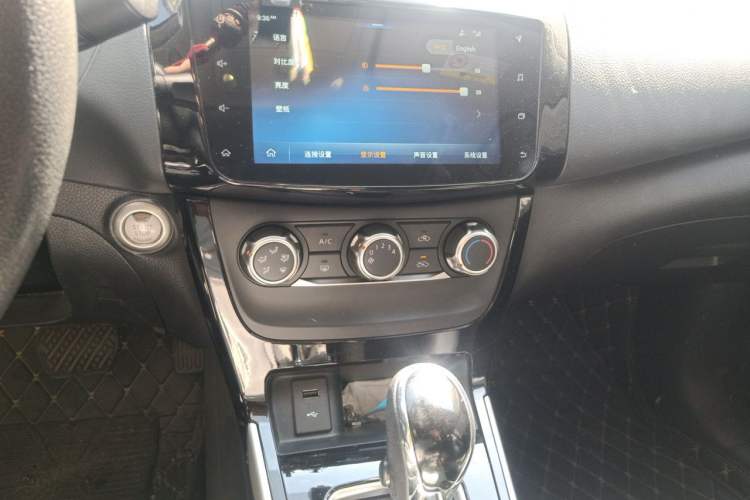 Used Nissan Sylphy 2019 1.6XV CVT Smart Connect Luxury Edition China V Standard Audio And AC Panel