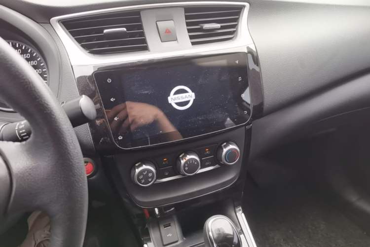 Used Nissan Sylphy 2019 1.6XV CVT Smart Connect Luxury Edition China V Standard Audio And AC Panel