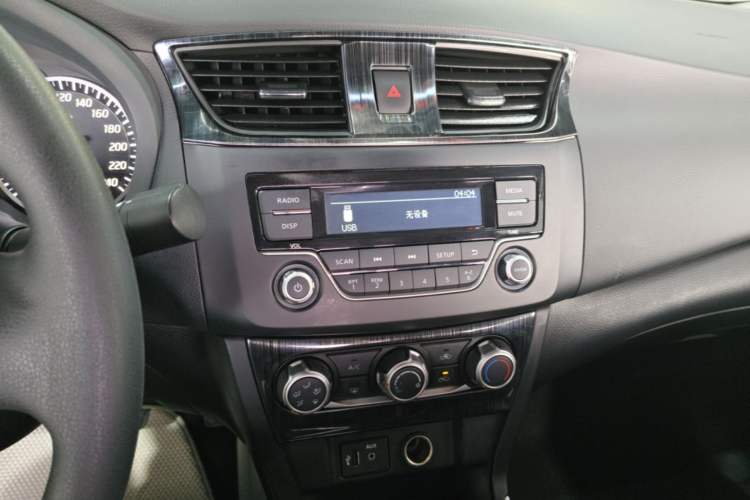 Used Nissan Sylphy 2019 Classic 1.6XE CVT Comfort Edition Audio And AC Panel