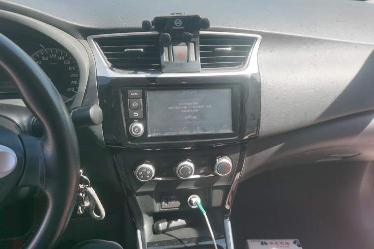Used Nissan Sylphy 2019 Classic 1.6 XL Manual Luxury Edition Audio And AC Panel