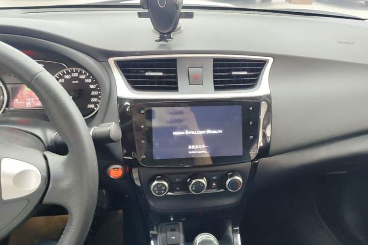Used Nissan Sylphy 2019 1.6XV CVT Smart Connect Luxury Edition China VI Standard Audio And AC Panel
