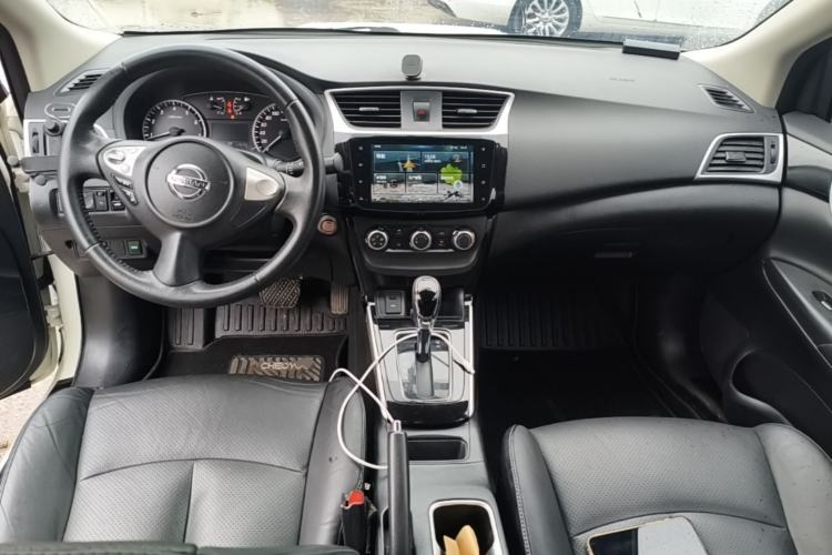 Used Nissan Sylphy 2019 1.6XV CVT Smart Connect Luxury Edition China VI Standard Center Console