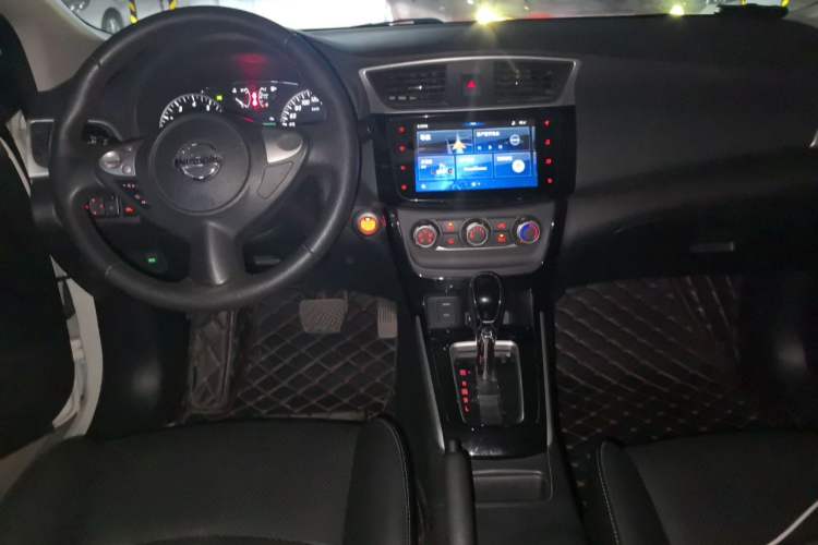 Used Nissan Sylphy 2019 1.6XV CVT Smart Connect Luxury Edition China VI Standard Center Console