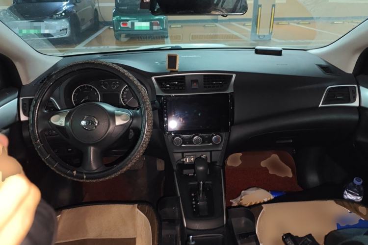 Used Nissan Sylphy 2019 Classic 1.6XE CVT Comfort Edition Center Console