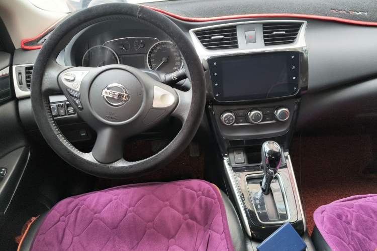Used Nissan Sylphy 2019 1.6XV CVT Smart Connect Luxury Edition China VI Standard Center Console