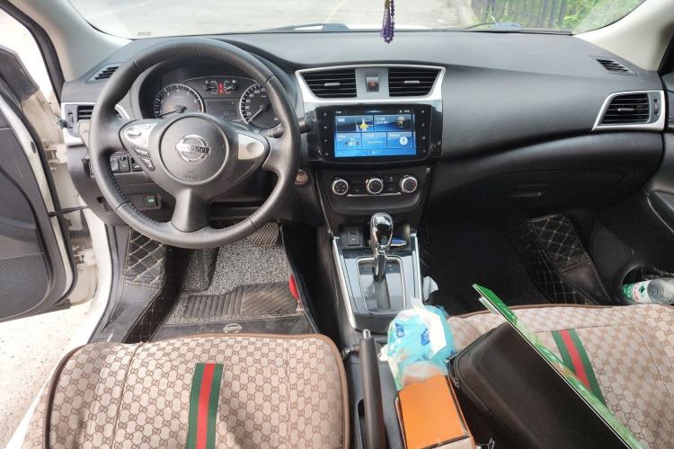 Used Nissan Sylphy 2019 1.6XV CVT Smart Connect Luxury Edition China VI Standard Center Console