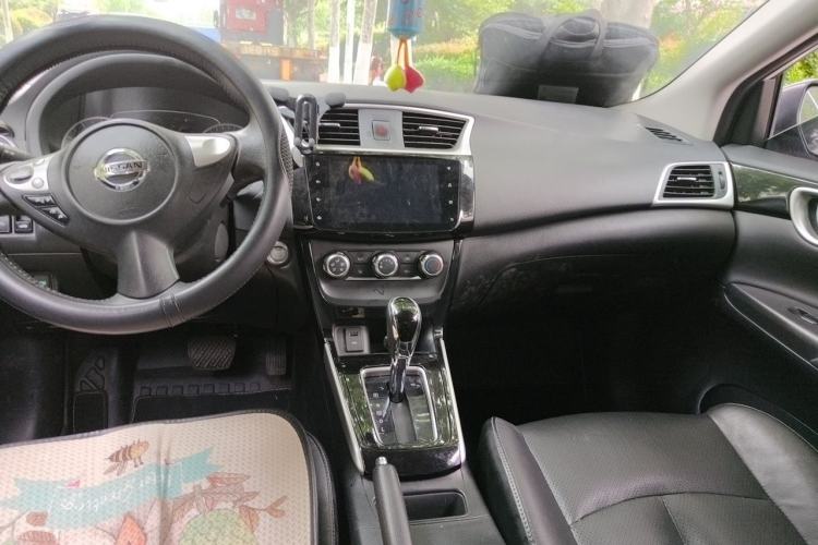 Used Nissan Sylphy 2019 1.6XV CVT Smart Connect Luxury Edition China VI Standard Center Console