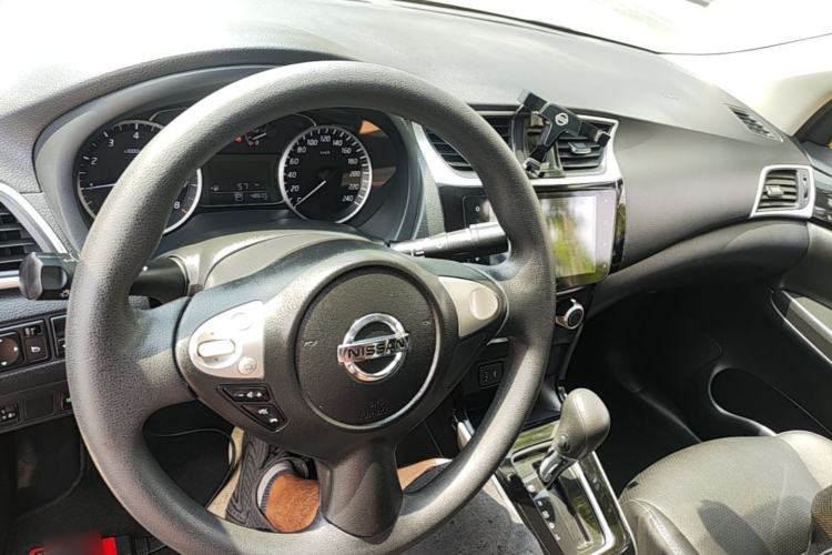 Used Nissan Sylphy 2019 Classic 1.6XL CVT Luxury Edition Center Console