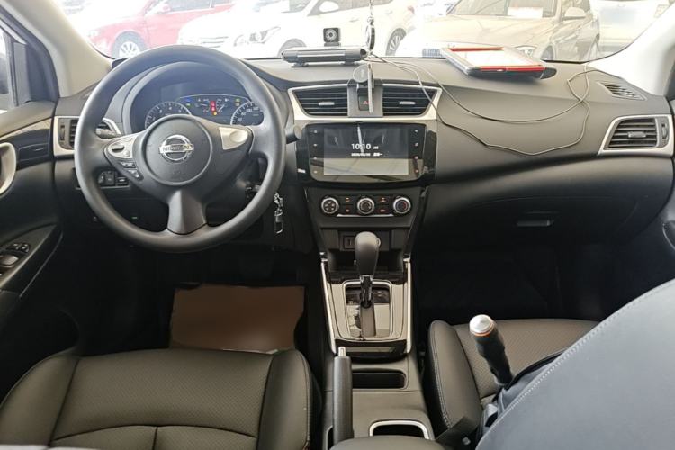 Used Nissan Sylphy 2019 Classic 1.6XL CVT Luxury Edition Center Console