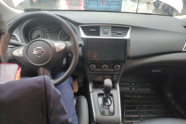 Used Nissan Sylphy 2019 Classic 1.6XE CVT Comfort Edition Center Console