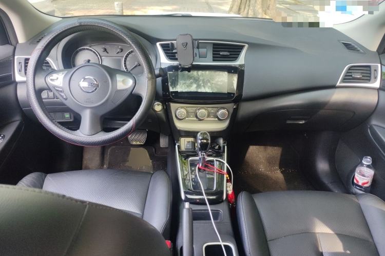 Used Nissan Sylphy 2019 1.6XV CVT Smart Connect Luxury Edition China VI Standard Center Console