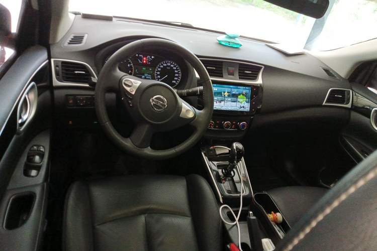 Used Nissan Sylphy 2019 1.6XV CVT Smart Connect Luxury Edition China VI Standard Center Console