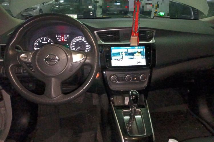 Used Nissan Sylphy 2019 1.6XV CVT Smart Connect Luxury Edition China VI Standard Center Console