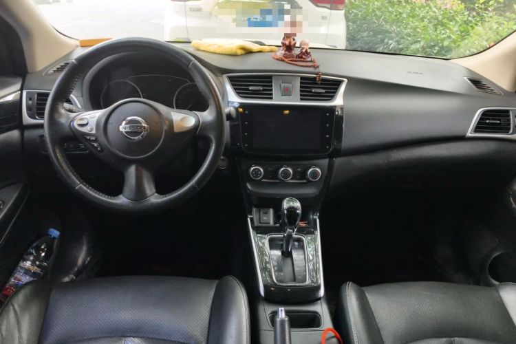 Used Nissan Sylphy 2019 1.6XV CVT Smart Connect Luxury Edition China VI Standard Center Console