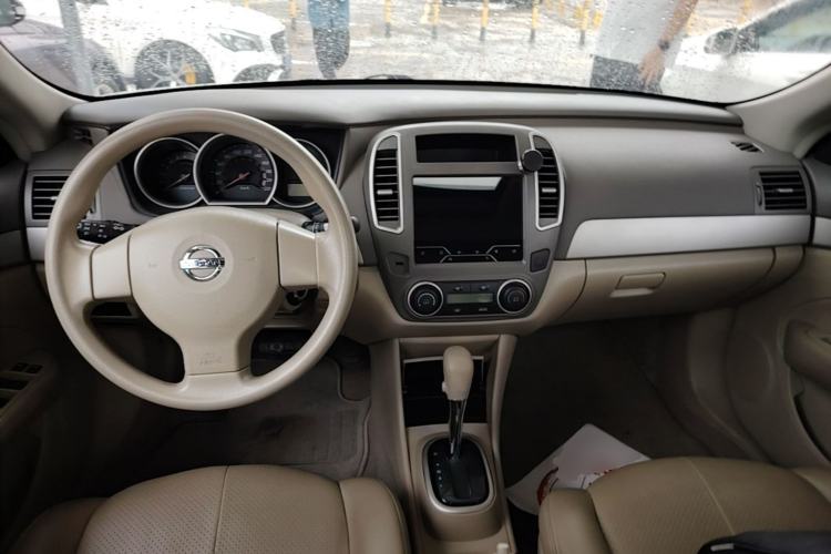 Used Nissan Sylphy 2019 Classic 1.6XE+ CVT SmartConnect Leading Edition Center Console