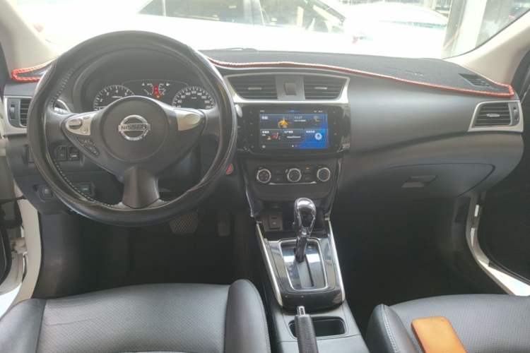 Used Nissan Sylphy 2019 1.6XV CVT Smart Connect Luxury Edition China VI Standard Center Console