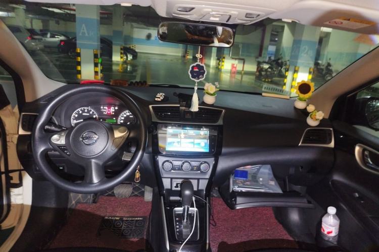 Used Nissan Sylphy 2019 Classic 1.6XL CVT Luxury Edition Center Console