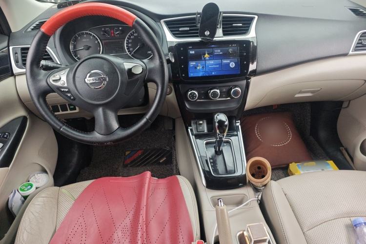 Used Nissan Sylphy 2019 1.6XV CVT Smart Connect Luxury Edition China V Standard Center Console