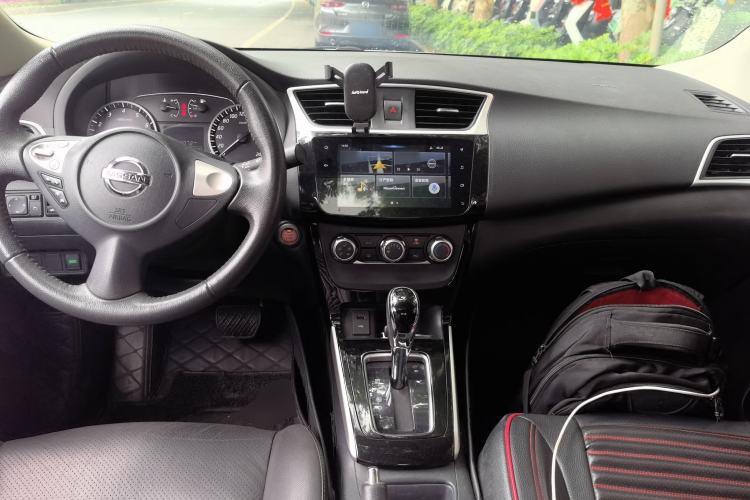 Used Nissan Sylphy 2019 1.6XV CVT Smart Connect Luxury Edition China V Standard Center Console