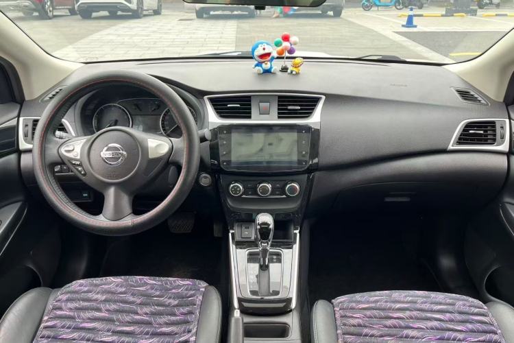 Used Nissan Sylphy 2019 1.6XV CVT Smart Connect Luxury Edition China VI Standard Center Console