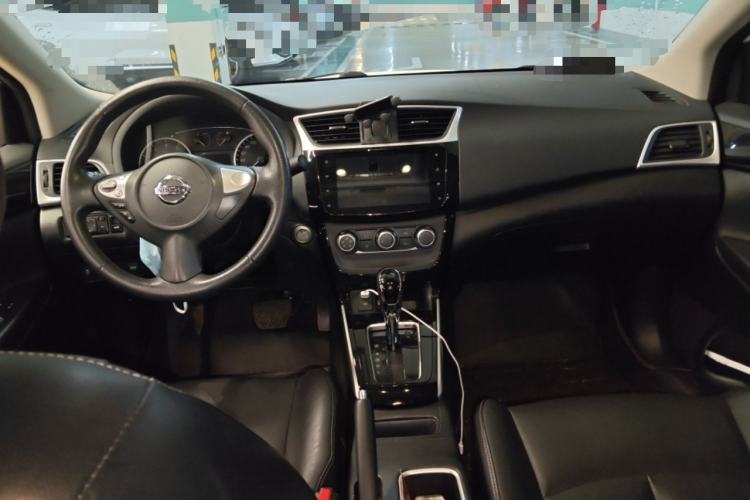 Used Nissan Sylphy 2019 1.6XV CVT Smart Connect Luxury Edition China VI Standard Center Console