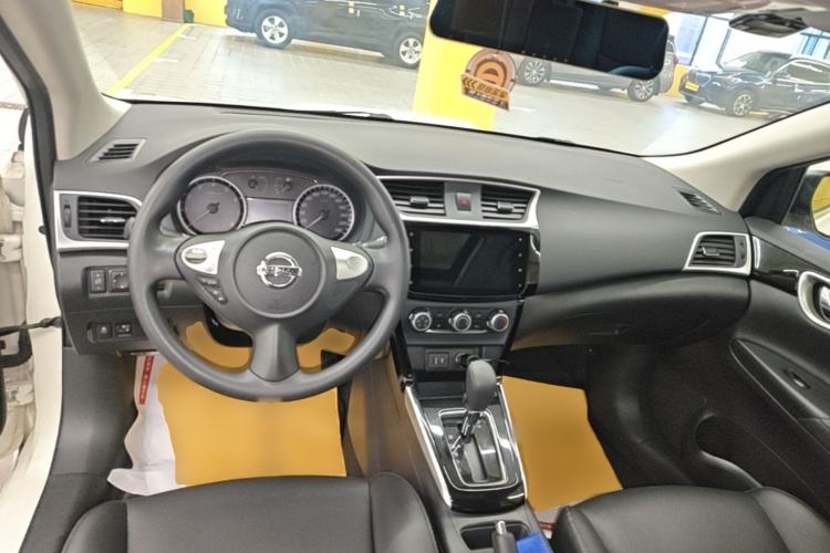 Used Nissan Sylphy 2019 Classic 1.6XL CVT Luxury Edition Center Console