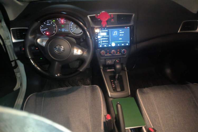 Used Nissan Sylphy 2019 Classic 1.6XE CVT Comfort Edition Center Console