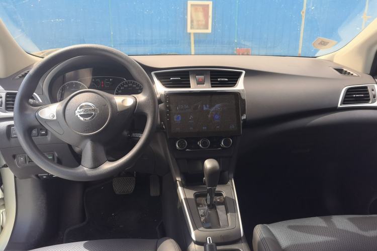 Used Nissan Sylphy 2019 Classic 1.6XE CVT Comfort Edition Center Console