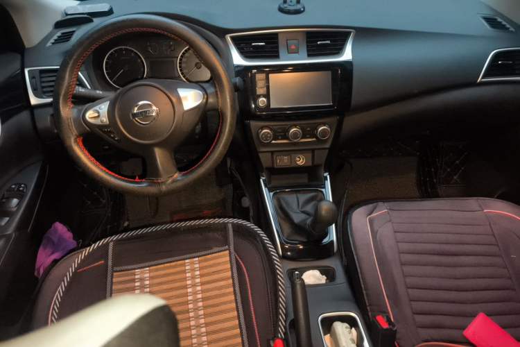 Used Nissan Sylphy 2019 Classic 1.6 XL Manual Luxury Edition Center Console