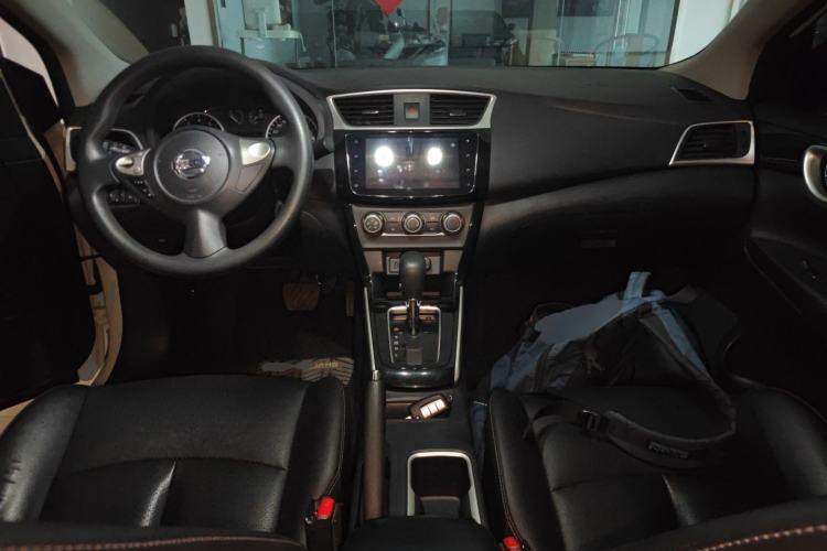 Used Nissan Sylphy 2019 Classic 1.6XL CVT Luxury Edition Center Console