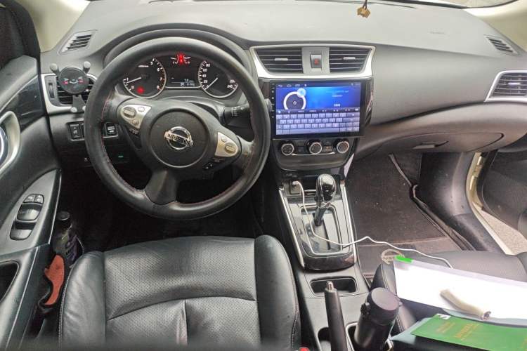 Used Nissan Sylphy 2019 1.6XV CVT Smart Connect Luxury Edition China V Standard Center Console