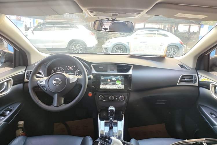 Used Nissan Sylphy 2019 1.6XV CVT Smart Connect Luxury Edition China VI Standard Center Console