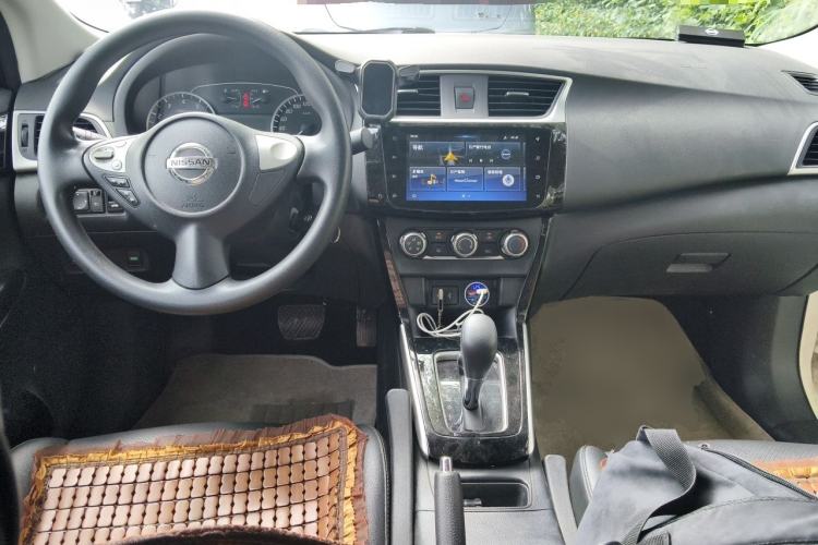 Used Nissan Sylphy 2019 Classic 1.6XL CVT Luxury Edition Center Console