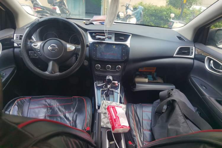 Used Nissan Sylphy 2019 1.6XV CVT Smart Connect Luxury Edition China VI Standard Center Console