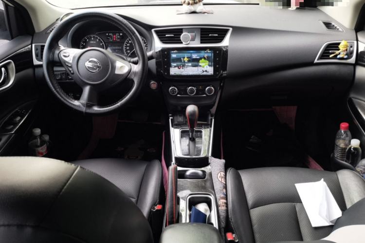 Used Nissan Sylphy 2019 1.6XV CVT Smart Connect Luxury Edition China VI Standard Center Console