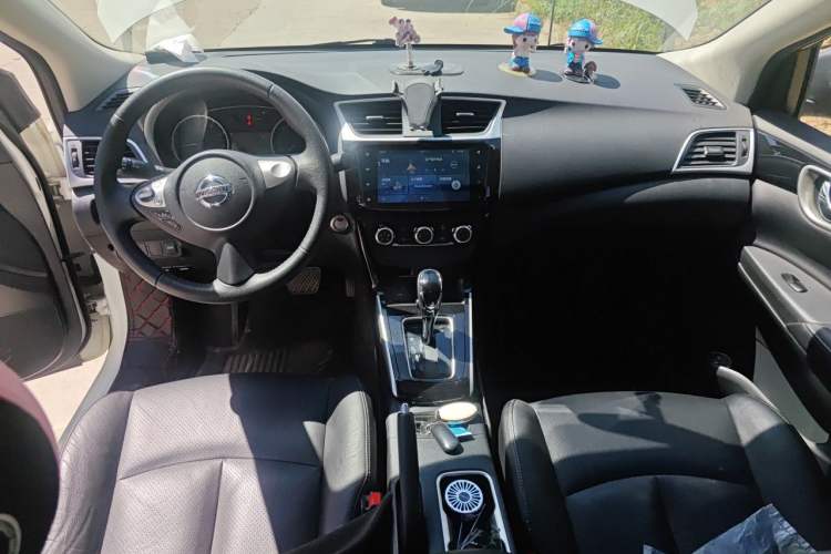 Used Nissan Sylphy 2019 1.6XV CVT Smart Connect Luxury Edition China V Standard Center Console