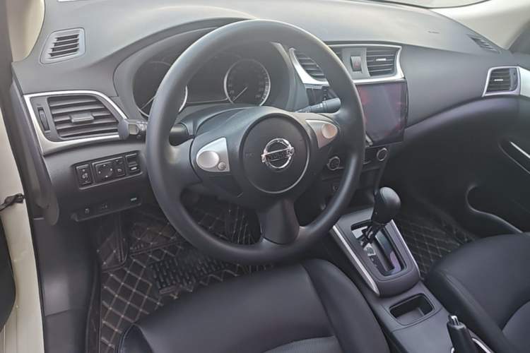 Used Nissan Sylphy 2019 Classic 1.6XE CVT Comfort Edition Center Console
