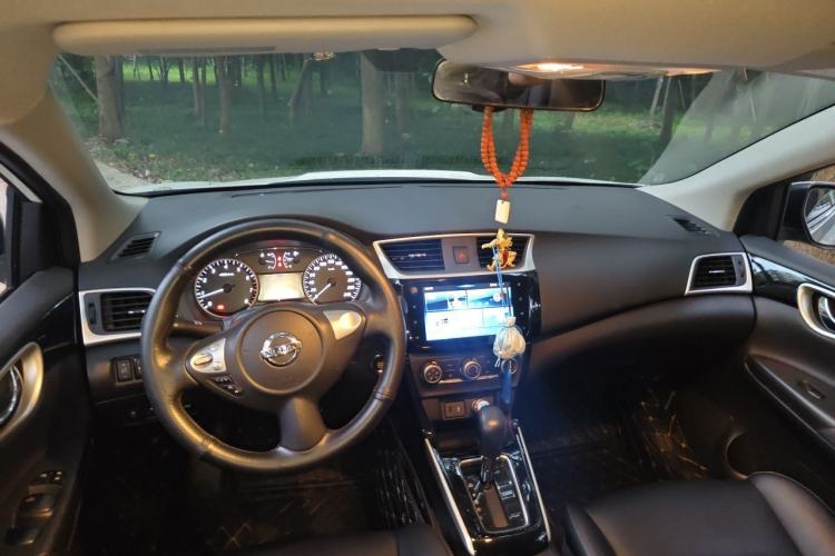 Used Nissan Sylphy 2019 Classic 1.6XL CVT Luxury Edition Center Console