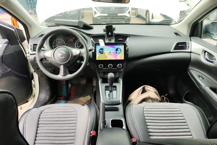Used Nissan Sylphy 2019 Classic 1.6XE CVT Comfort Edition Center Console