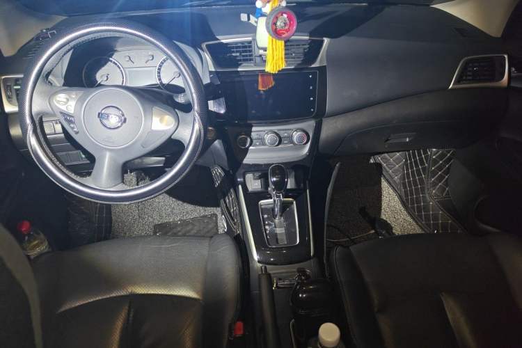Used Nissan Sylphy 2019 1.6XV CVT Smart Connect Luxury Edition China V Standard Center Console
