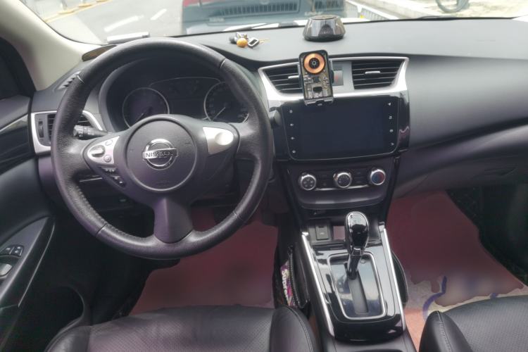 Used Nissan Sylphy 2019 1.6XV CVT Smart Connect Prestige Edition China VI Standard Center Console