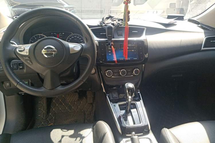 Used Nissan Sylphy 2019 1.6XV CVT Smart Connect Luxury Edition China V Standard Center Console