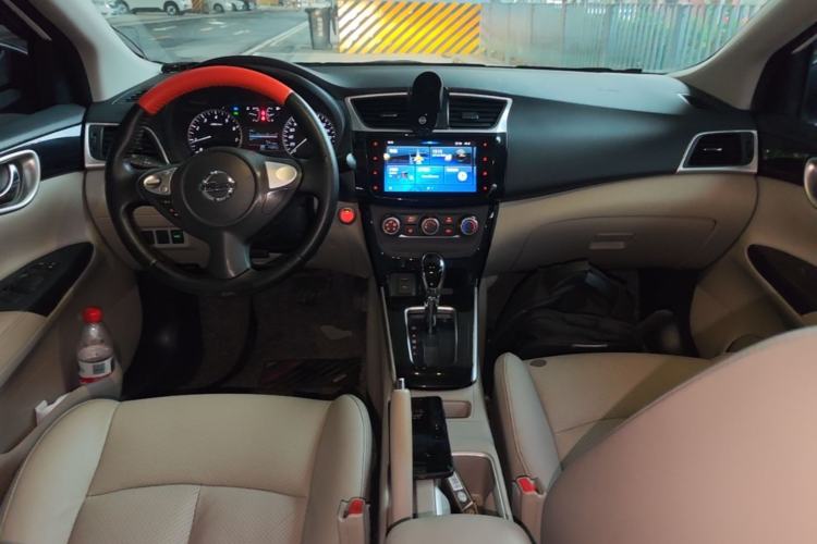 Used Nissan Sylphy 2019 1.6XV CVT Smart Connect Luxury Edition China VI Standard Center Console