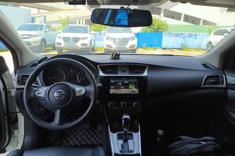 Used Nissan Sylphy 2019 1.6XV CVT Smart Connect Luxury Edition China VI Standard Center Console