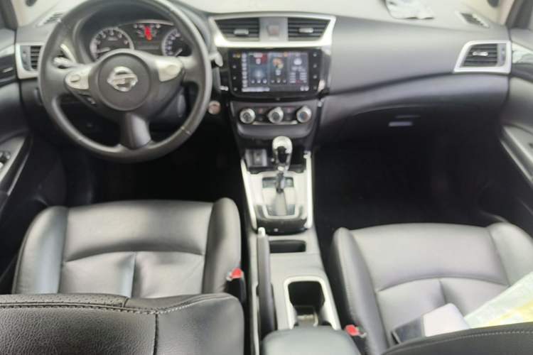 Used Nissan Sylphy 2019 1.6XV CVT Smart Connect Luxury Edition China VI Standard Center Console