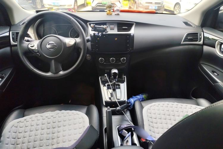 Used Nissan Sylphy 2019 1.6XV CVT Smart Connect Luxury Edition China VI Standard Center Console