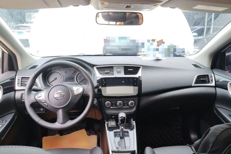 Used Nissan Sylphy 2019 1.6XV CVT Smart Connect Luxury Edition China VI Standard Center Console