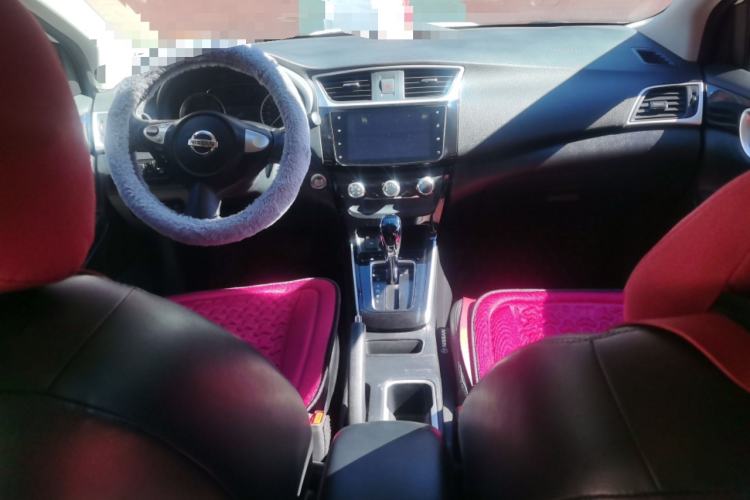 Used Nissan Sylphy 2019 1.6XV CVT Smart Connect Luxury Edition China VI Standard Center Console